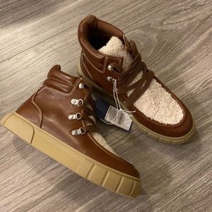 Universal thread boots. 7